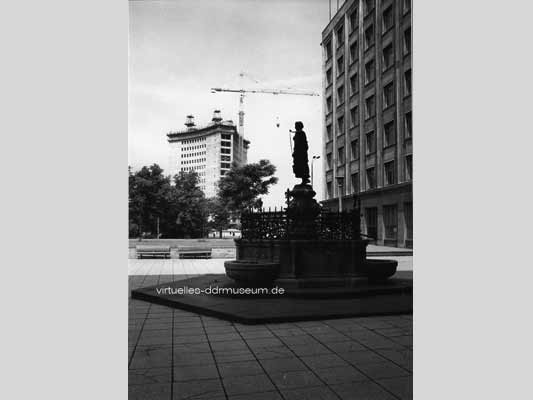 1969, Bau Uni-Hochhaus, H. Stahl Leipzig